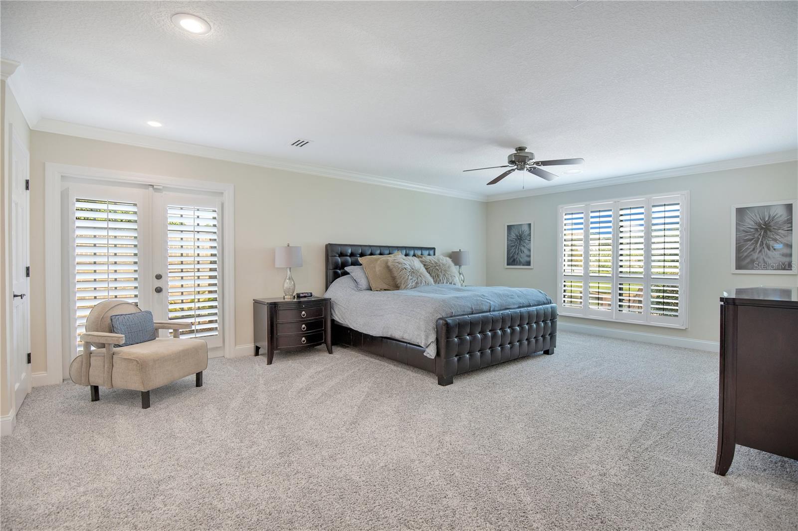 Listing photo id 27 for 525 Mandalay Road