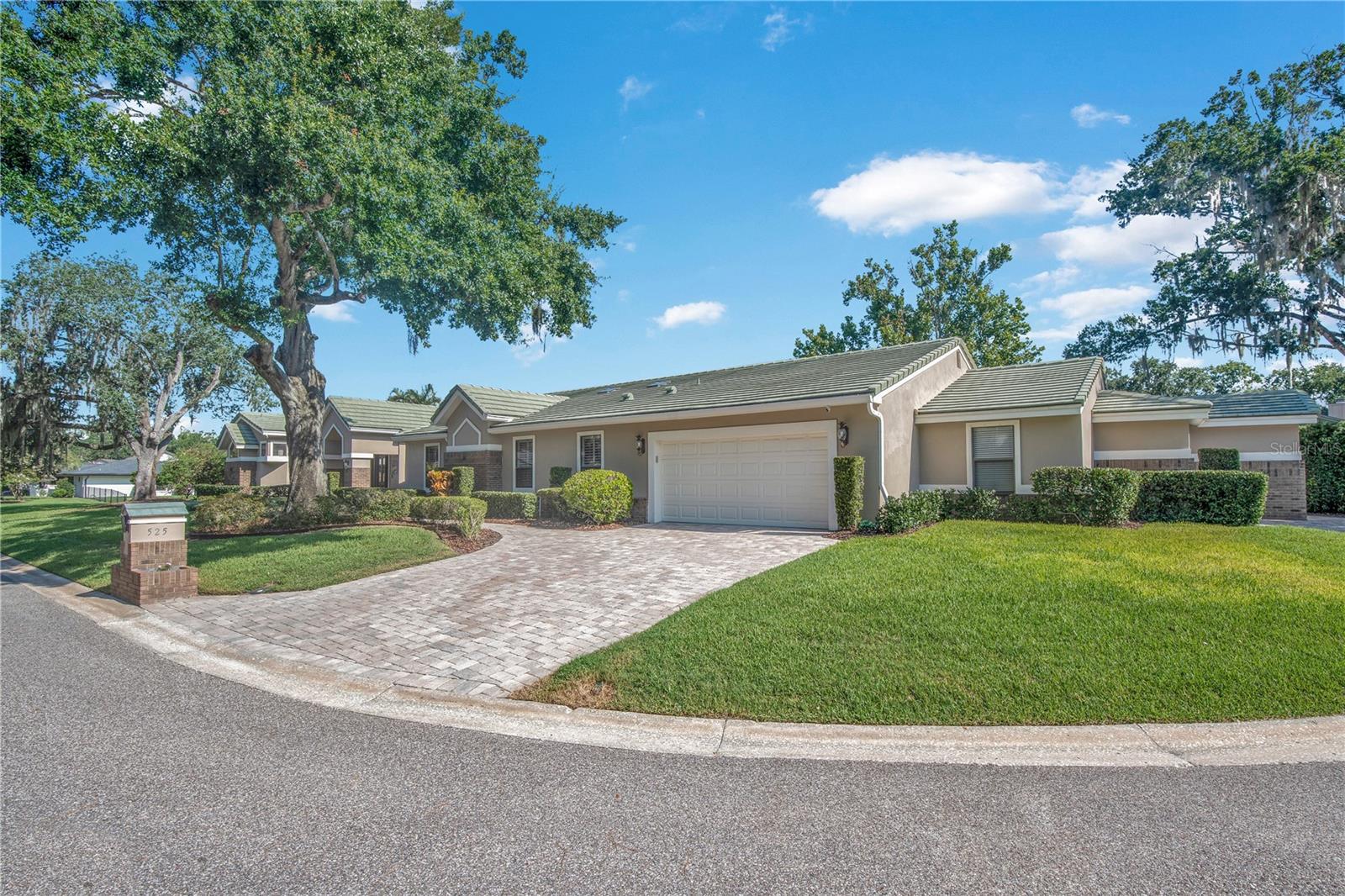 Listing photo id 1 for 525 Mandalay Road