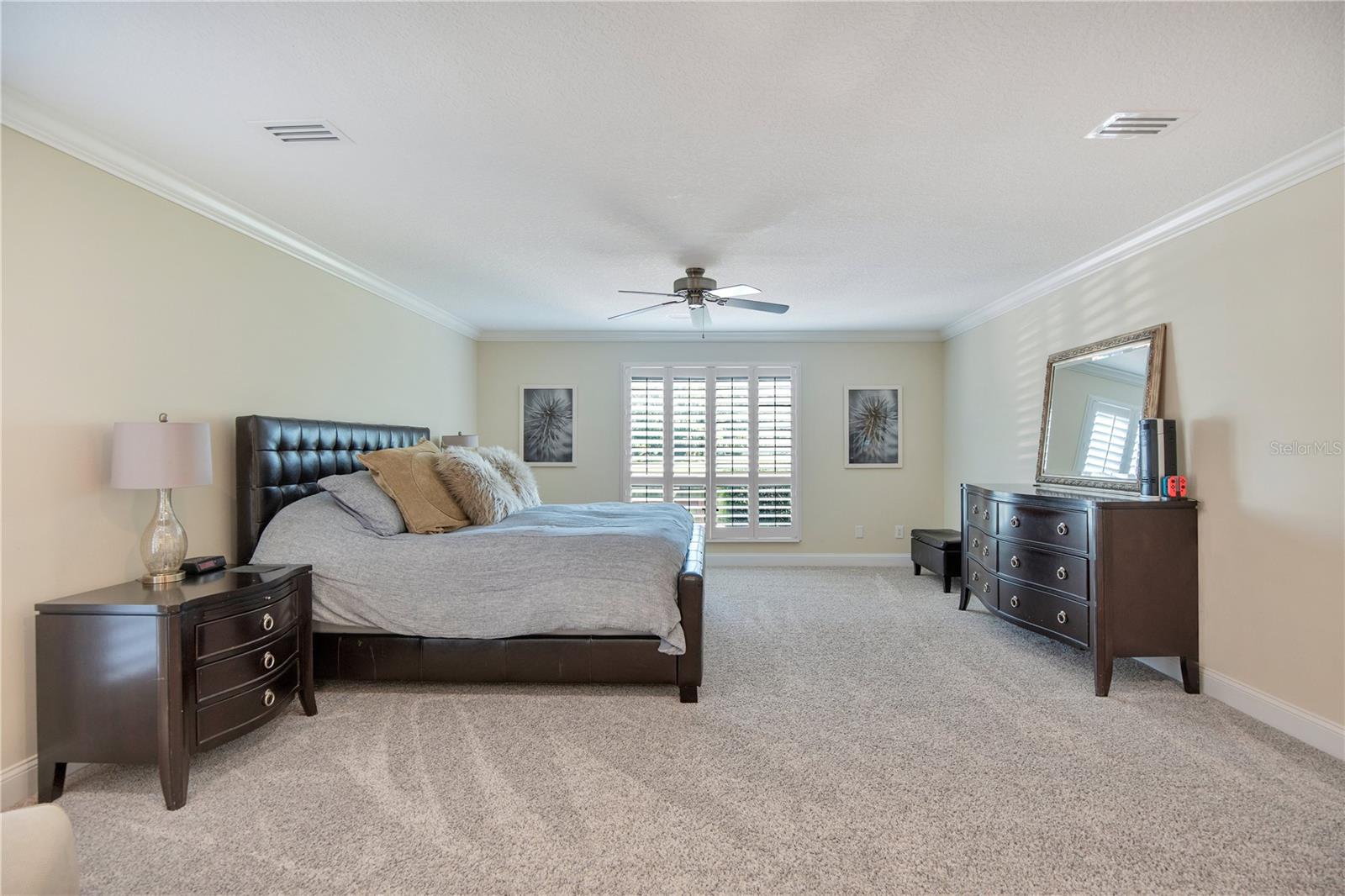 Listing photo id 28 for 525 Mandalay Road