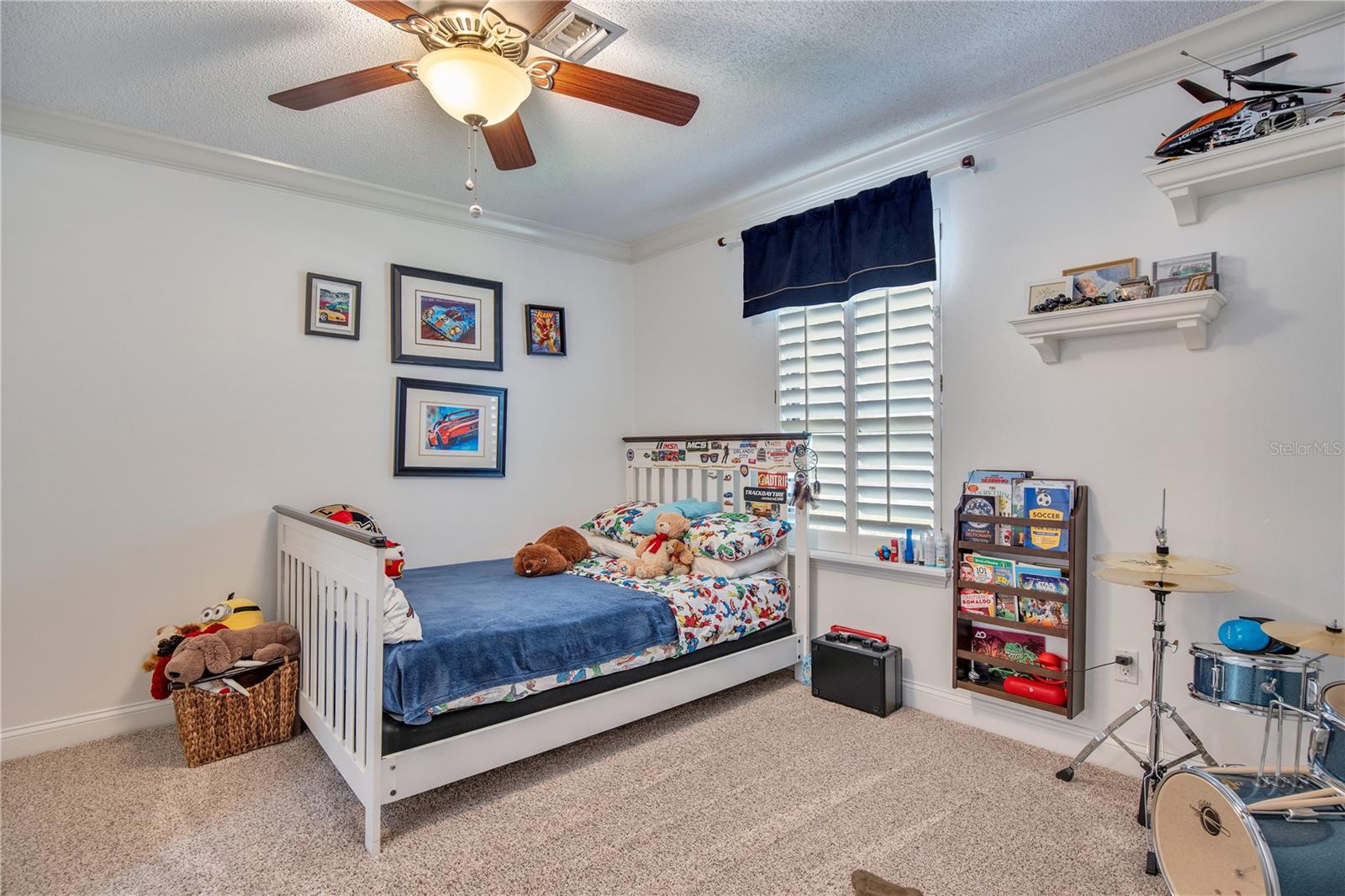 Listing photo id 35 for 525 Mandalay Road
