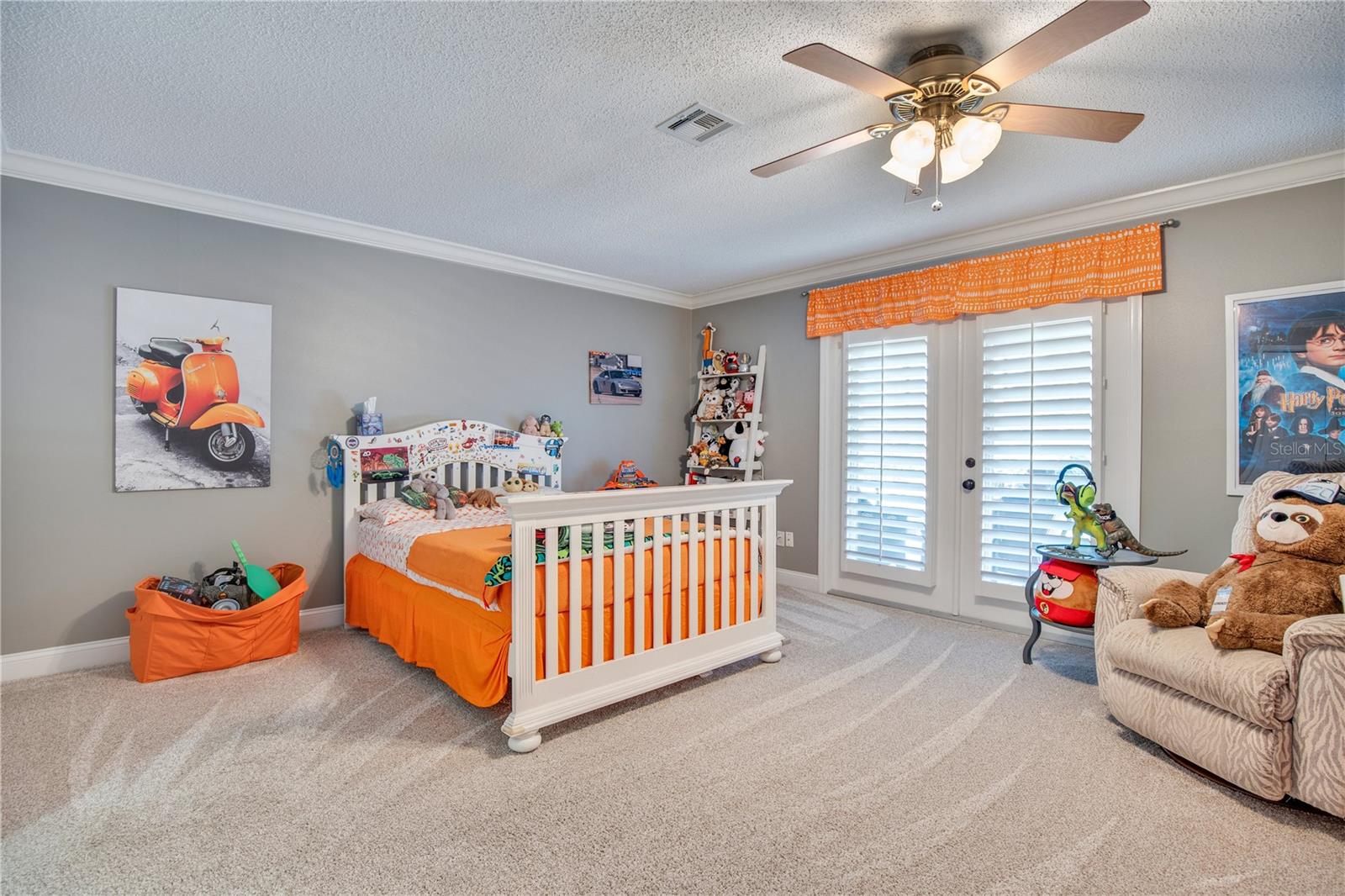 Listing photo id 36 for 525 Mandalay Road