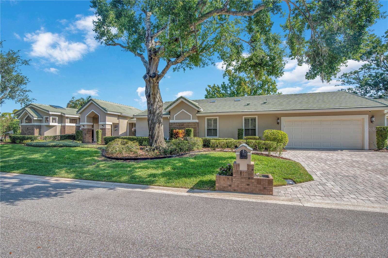 Listing photo id 2 for 525 Mandalay Road