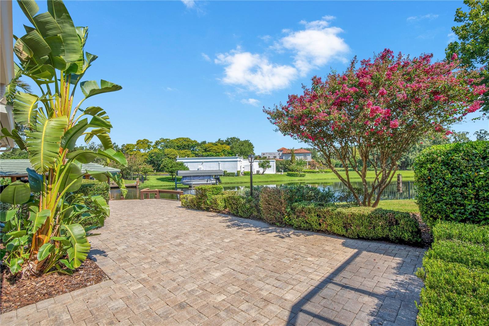 Listing photo id 56 for 525 Mandalay Road