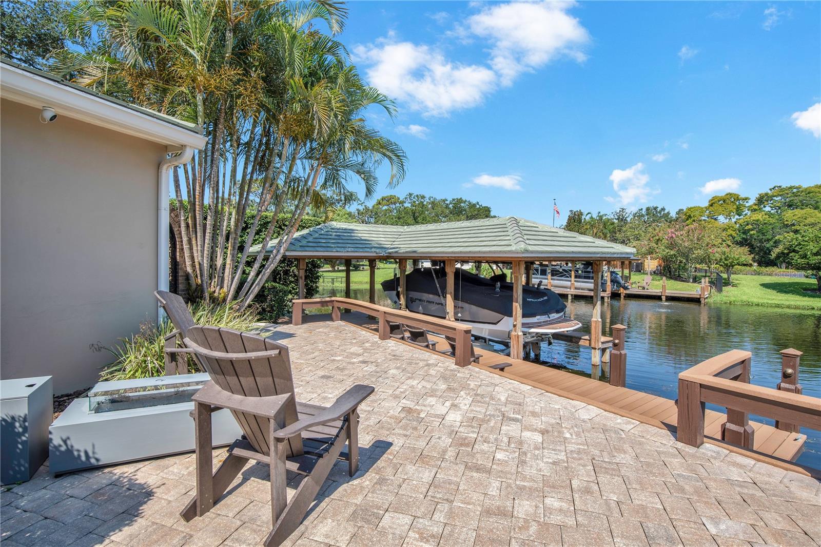 Listing photo id 57 for 525 Mandalay Road