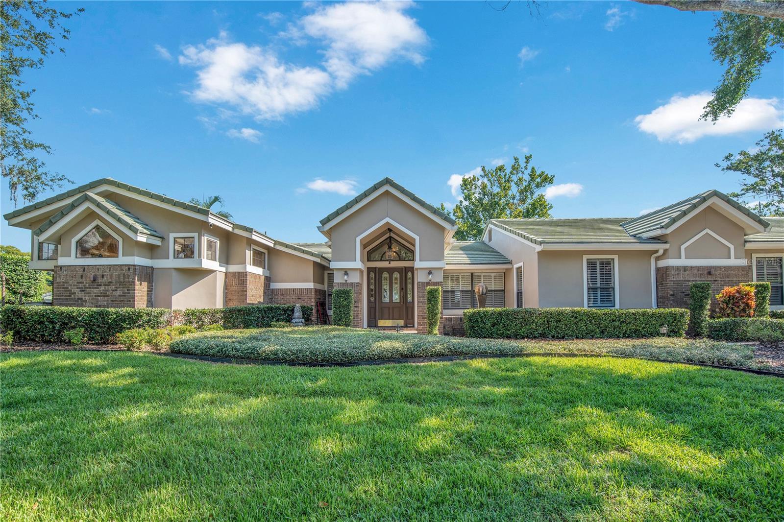Listing photo id 4 for 525 Mandalay Road