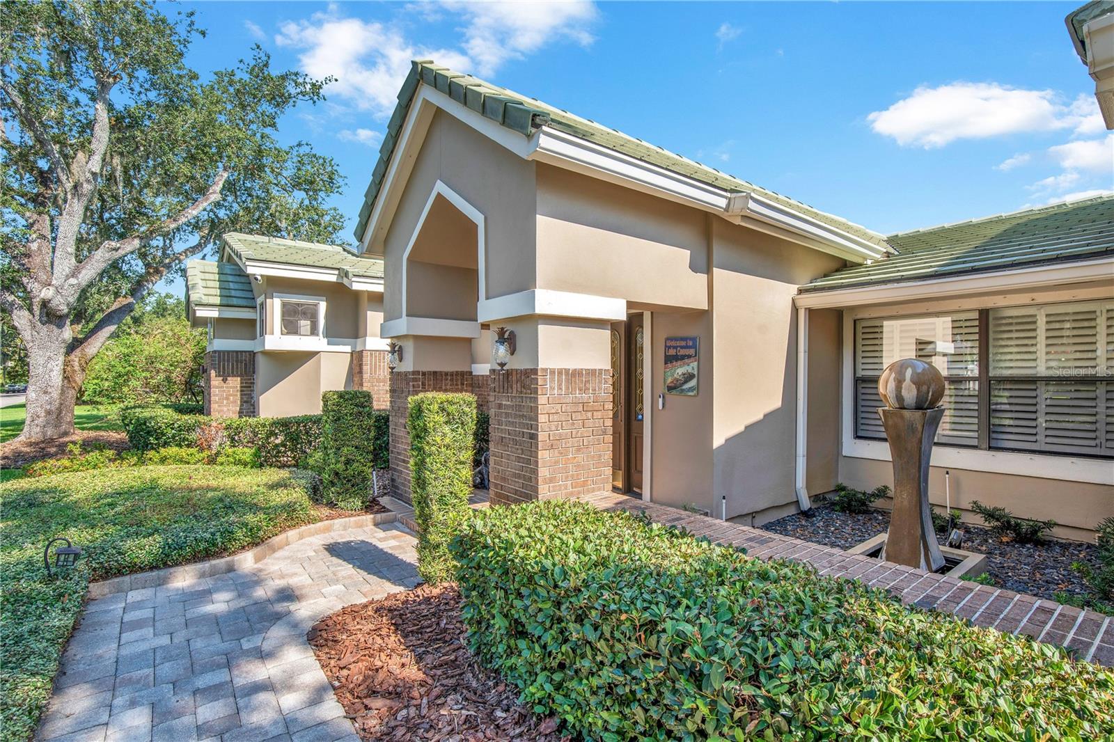 Listing photo id 5 for 525 Mandalay Road