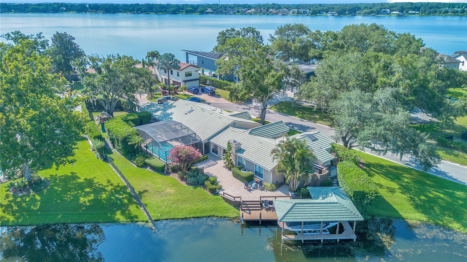 Listing photo id 73 for 525 Mandalay Road