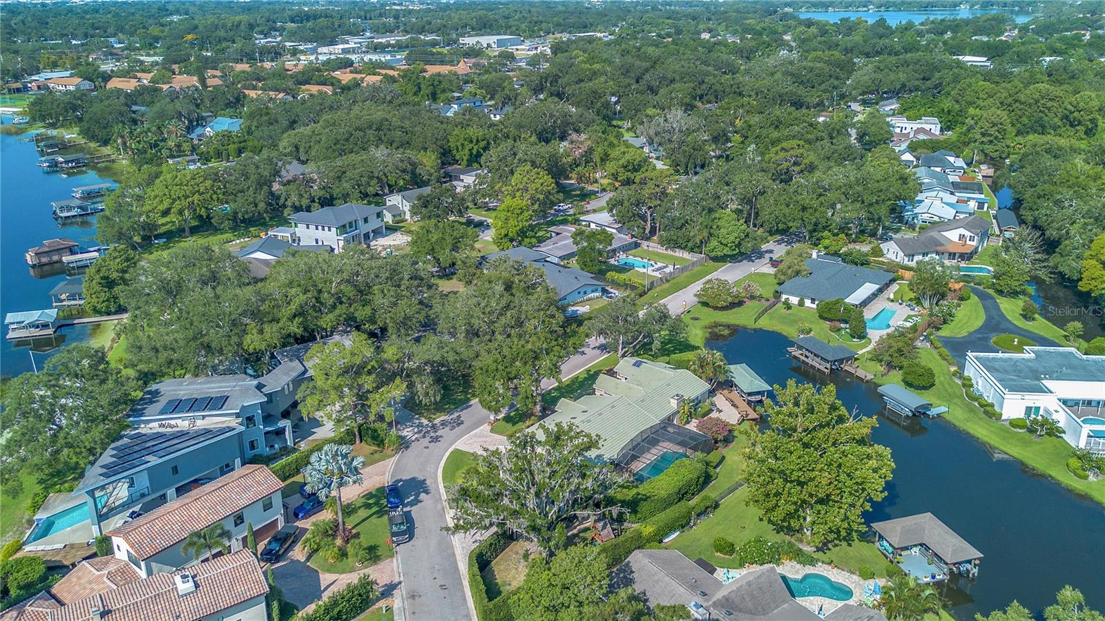 Listing photo id 76 for 525 Mandalay Road