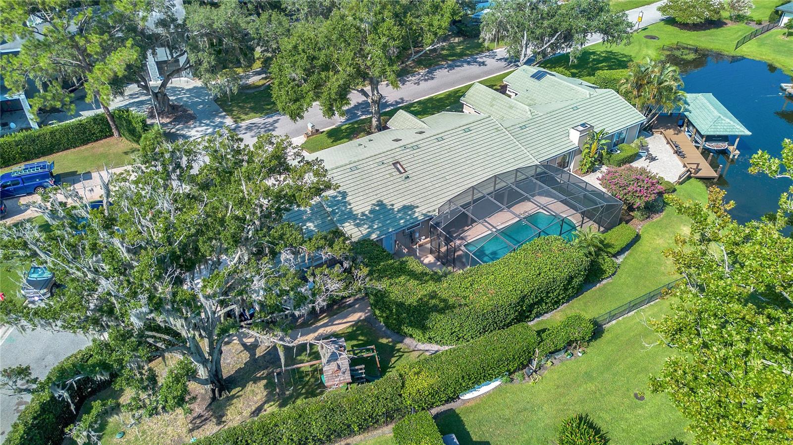 Listing photo id 78 for 525 Mandalay Road