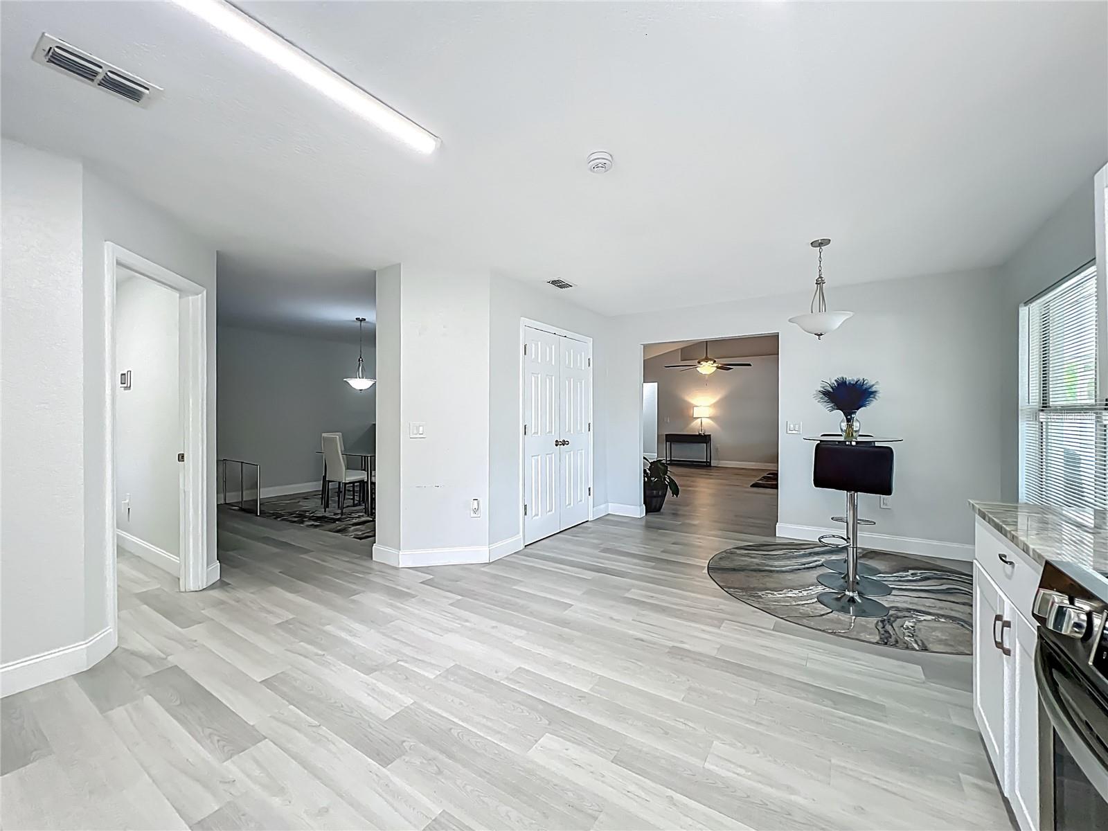 Image 17 of 39 For 12368 Killian Street