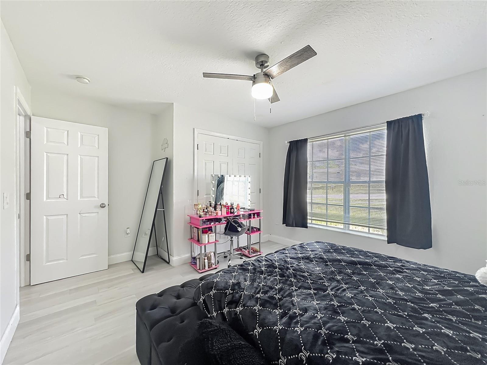 Image 18 of 39 For 12368 Killian Street