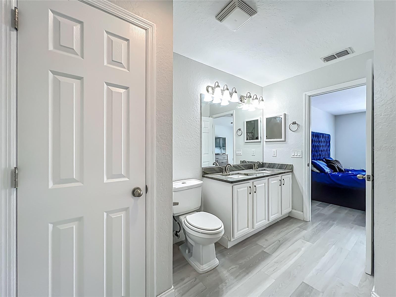 Image 30 of 39 For 12368 Killian Street