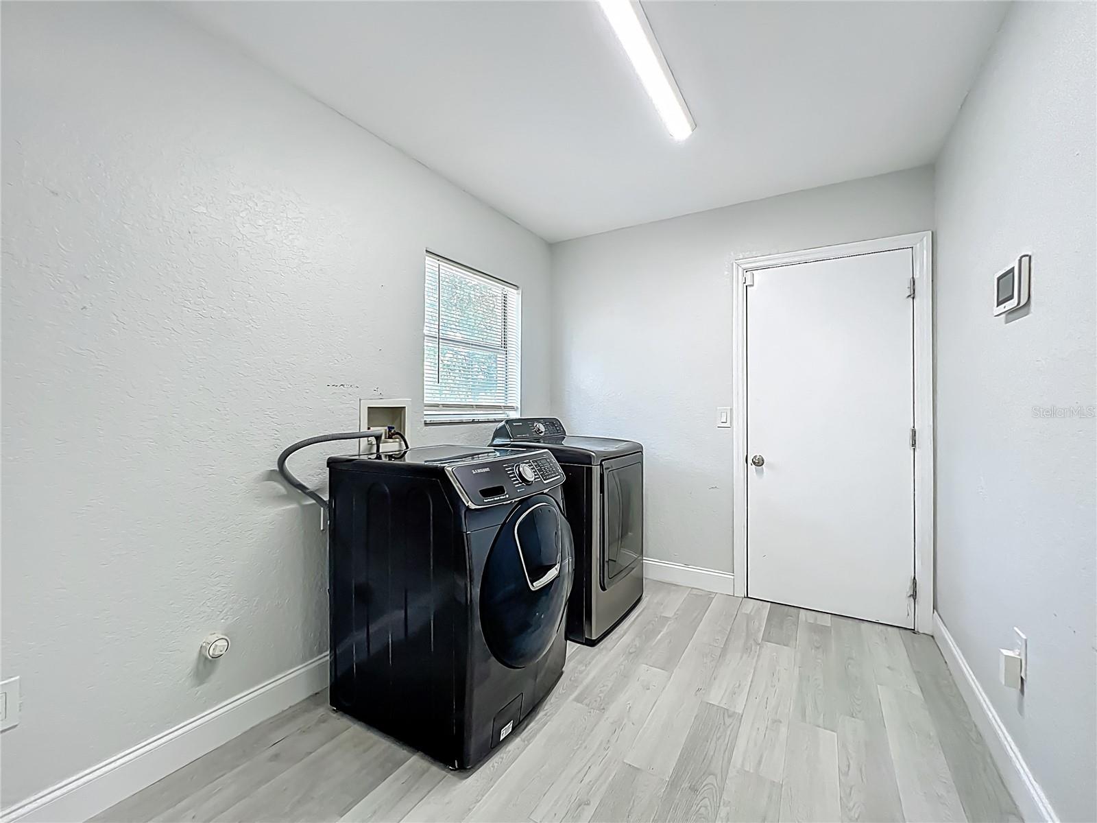Image 31 of 39 For 12368 Killian Street