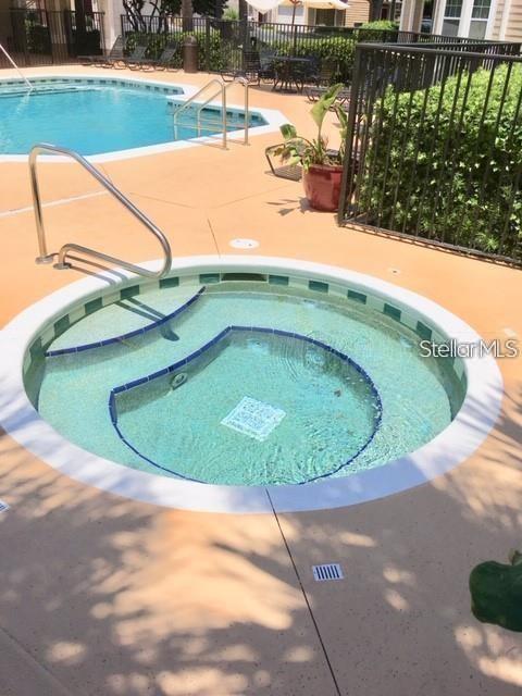 Image 5 of 17 For 2015 Erving Circle 304