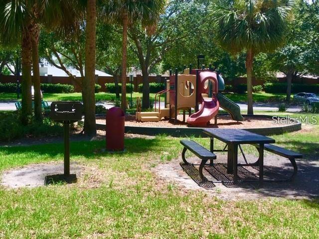 Image 6 of 17 For 2015 Erving Circle 304