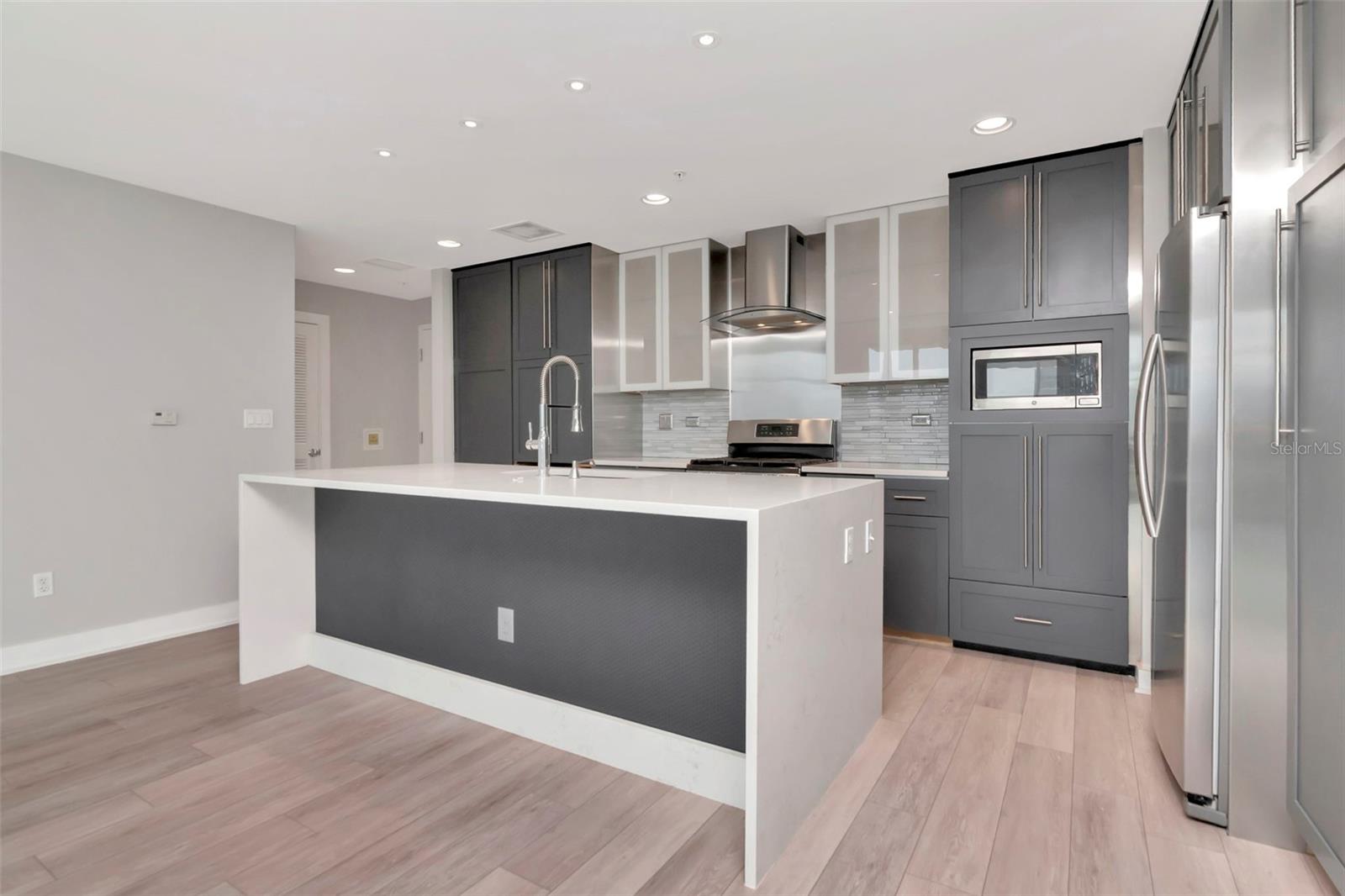 Image 10 of 70 For 1208 Kennedy Boulevard 1011