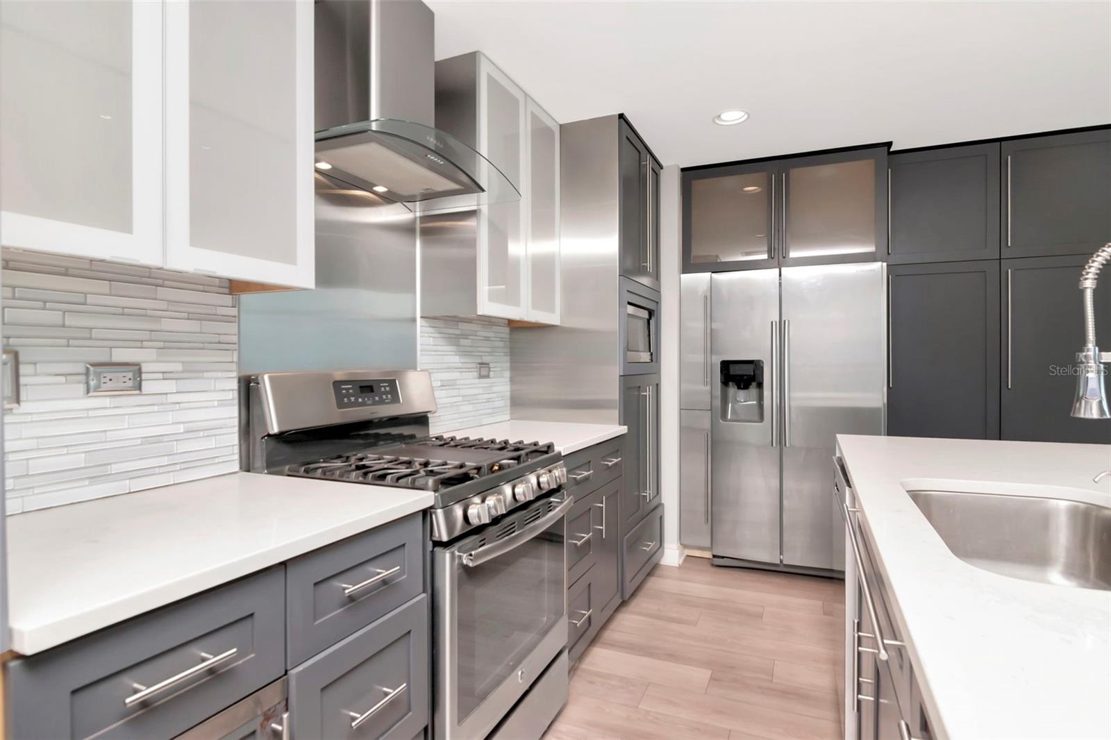 Image 12 of 70 For 1208 Kennedy Boulevard 1011