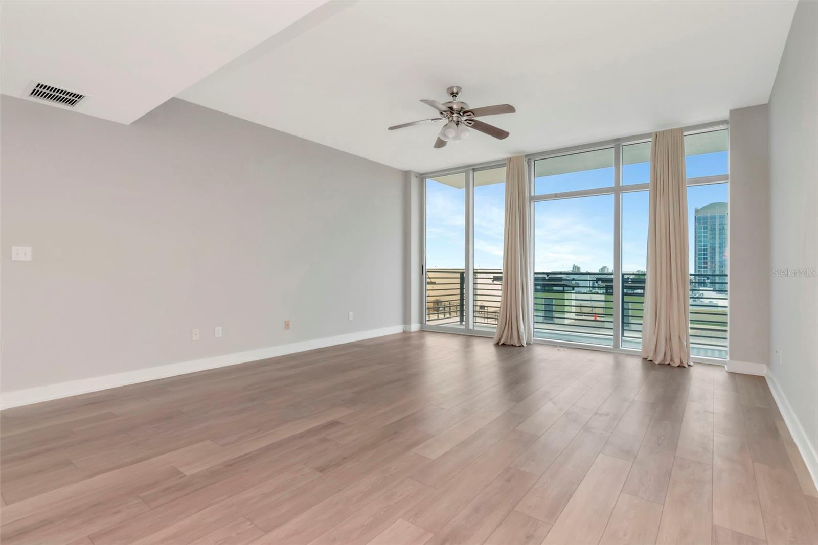 Image 3 of 70 For 1208 Kennedy Boulevard 1011