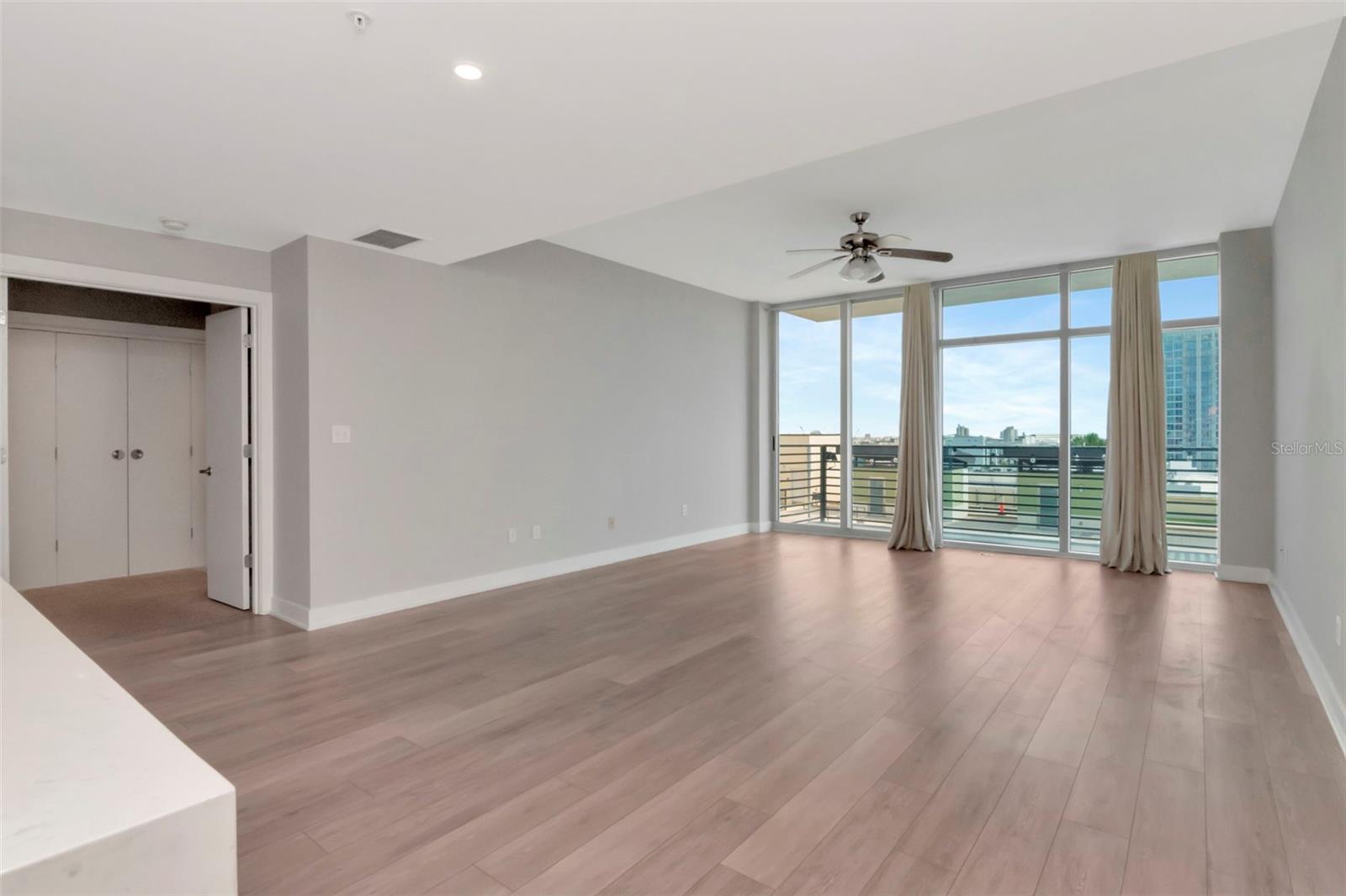 Image 5 of 70 For 1208 Kennedy Boulevard 1011