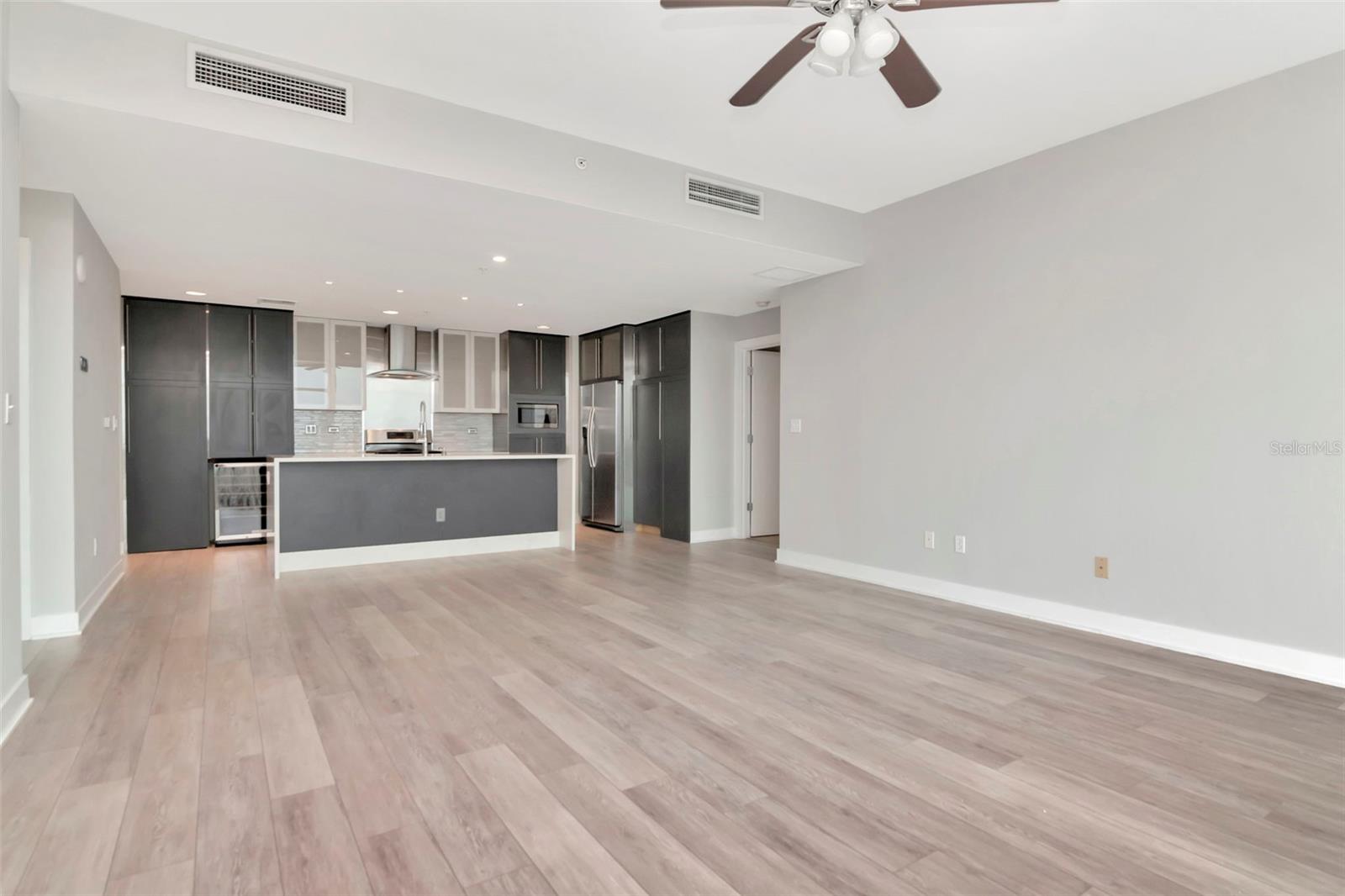 Image 7 of 70 For 1208 Kennedy Boulevard 1011