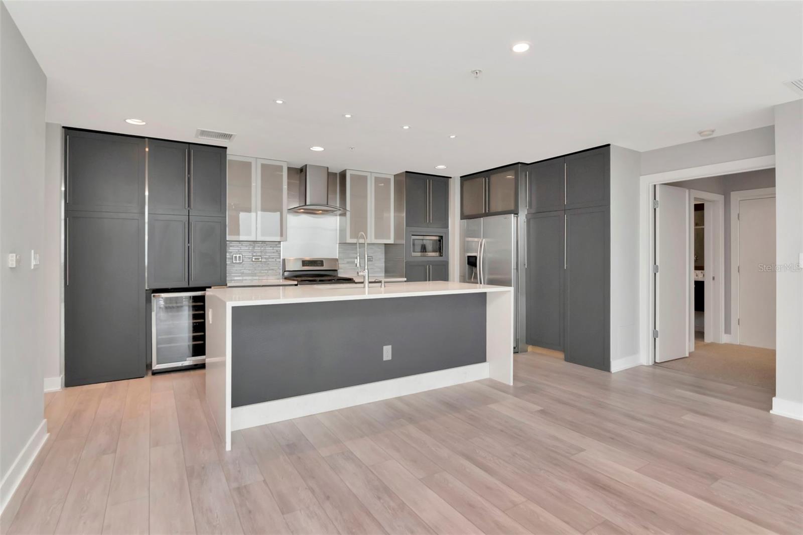 Image 8 of 70 For 1208 Kennedy Boulevard 1011