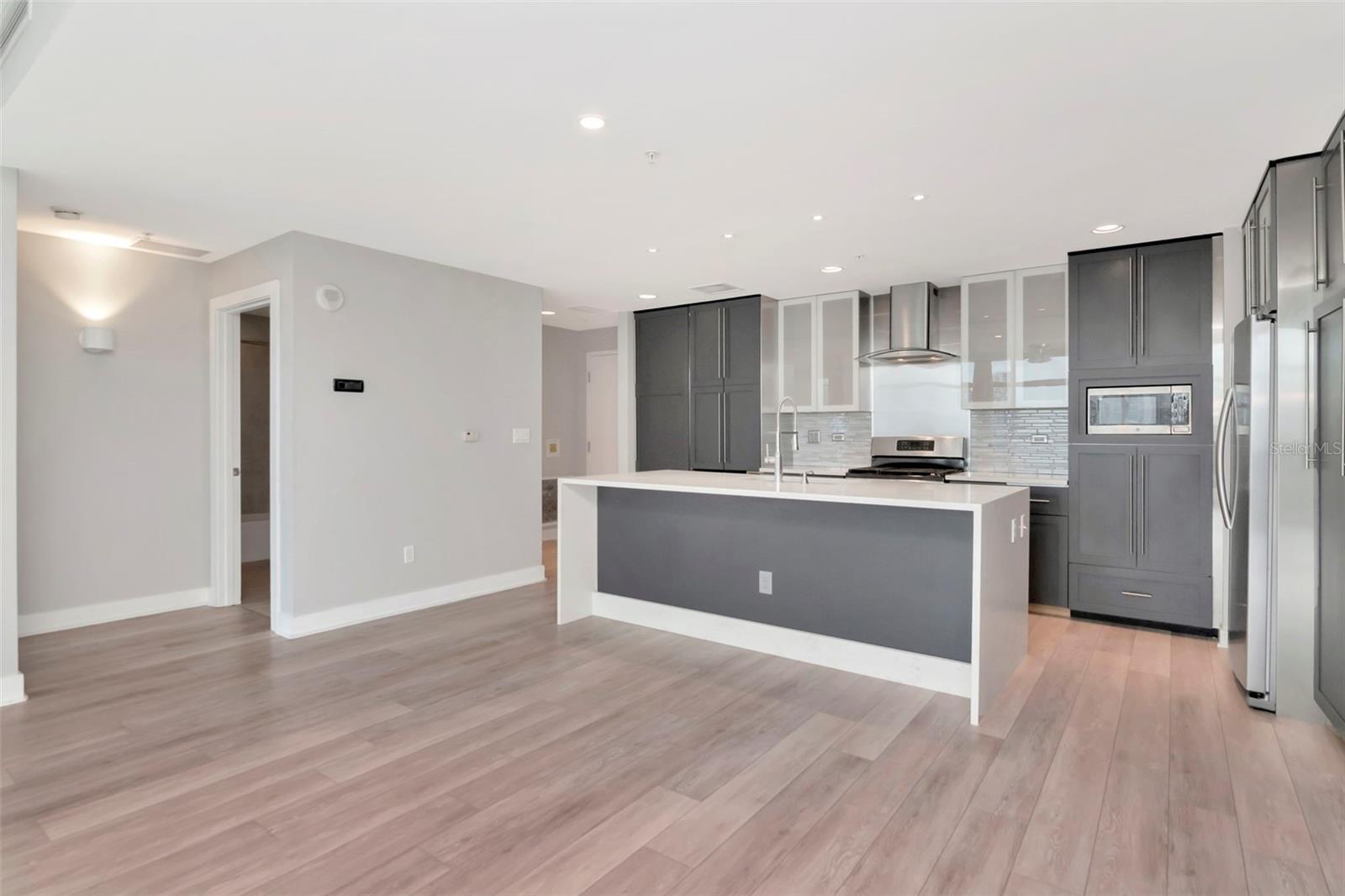 Image 9 of 70 For 1208 Kennedy Boulevard 1011