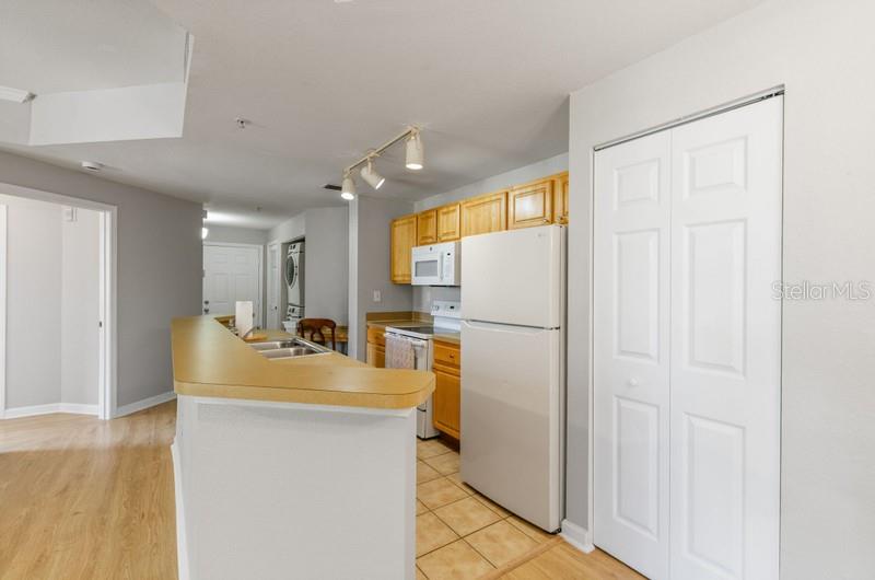 Image 21 of 34 For 410 Villa San Marco Drive 303