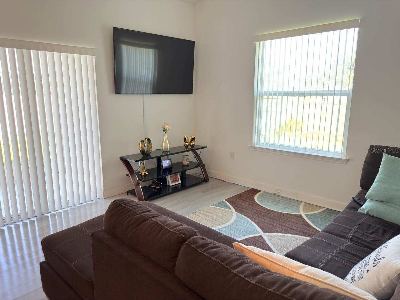 Image 17 of 35 For 1107 Doncaster Court