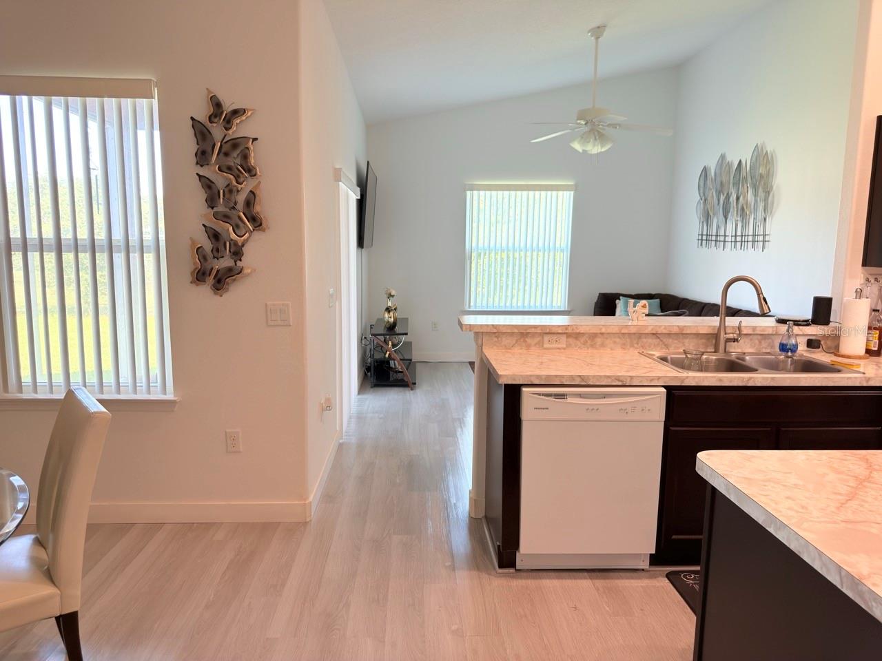 Image 9 of 35 For 1107 Doncaster Court
