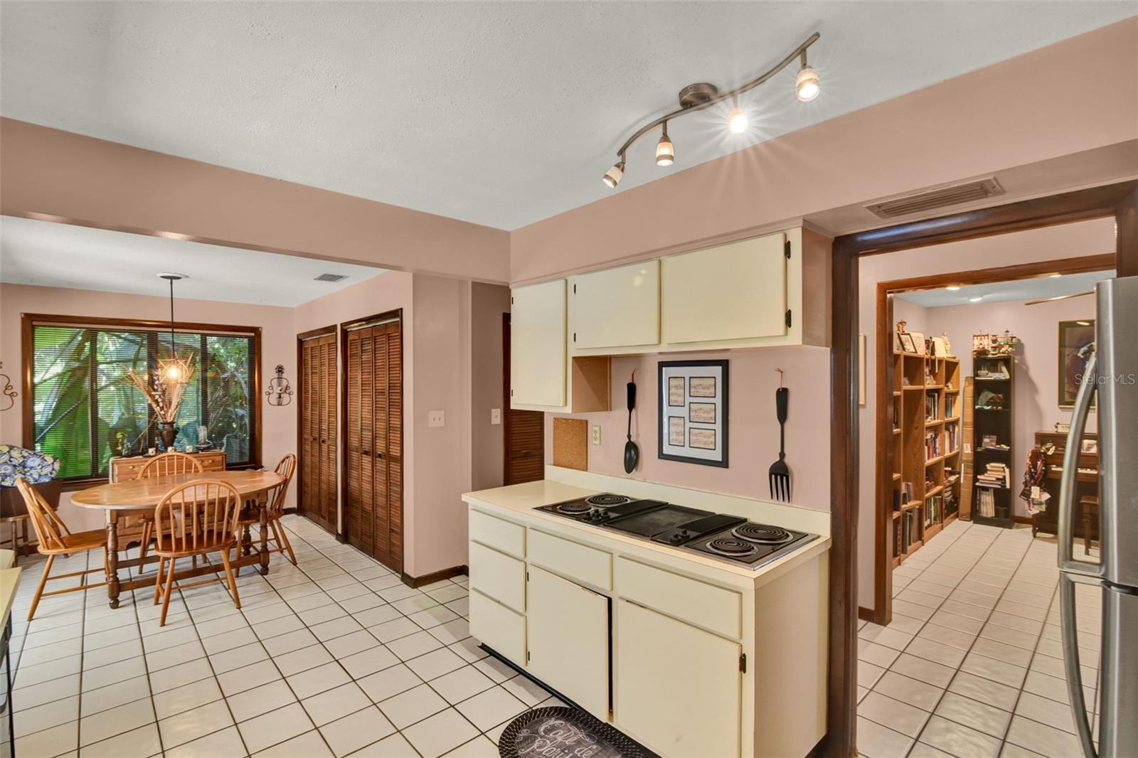 Image 10 of 29 For 33214 Coventry Drive