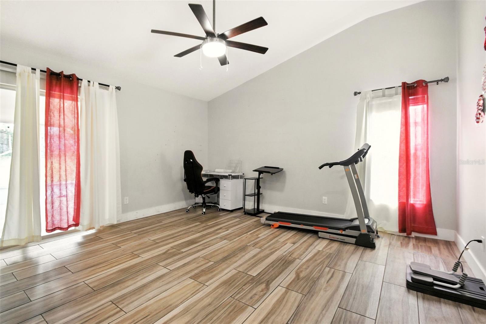 Image 13 of 35 For 6084 Brookhill Circle