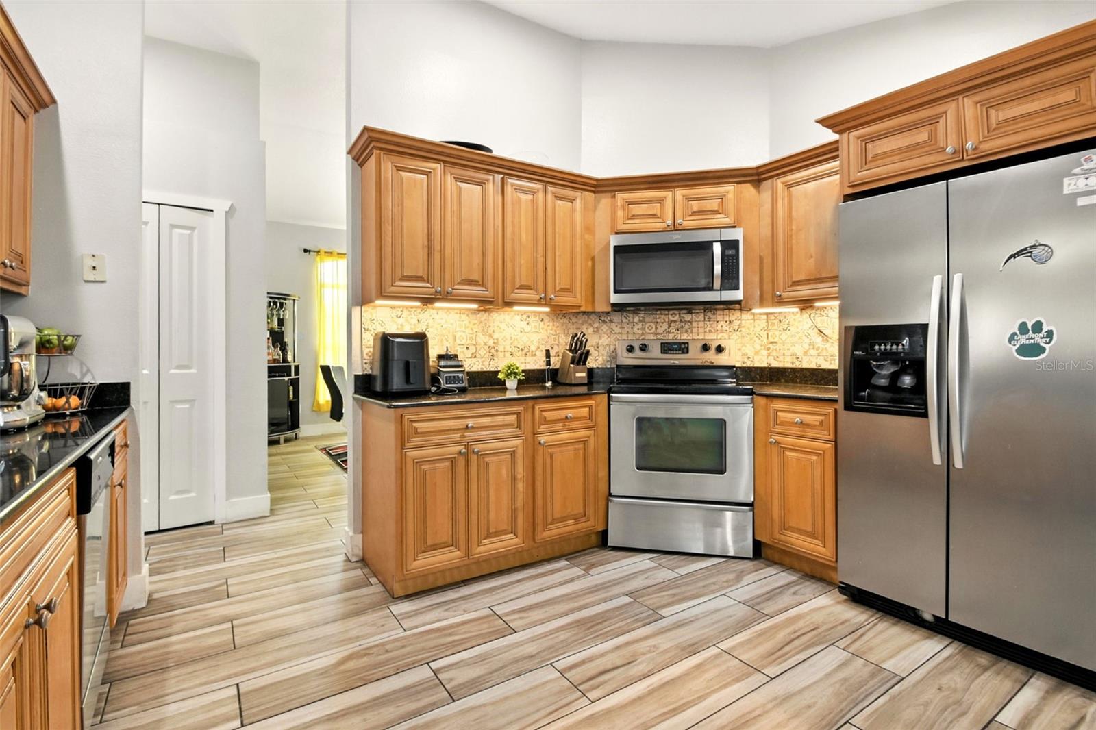 Image 17 of 35 For 6084 Brookhill Circle