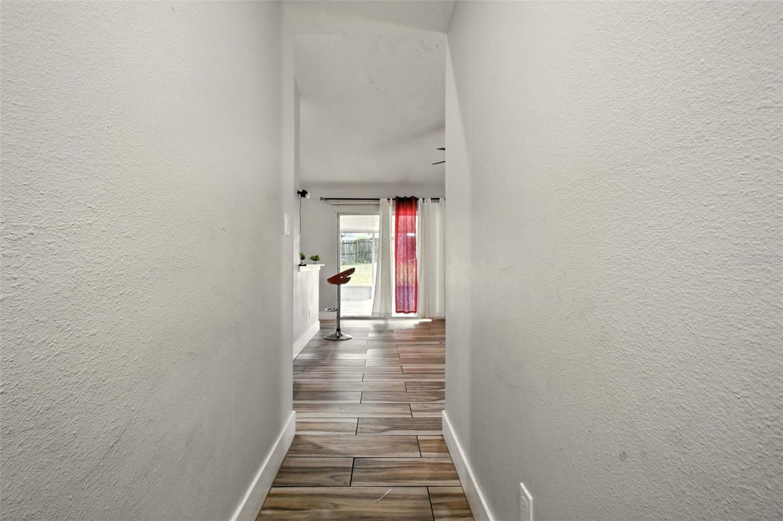 Image 4 of 35 For 6084 Brookhill Circle