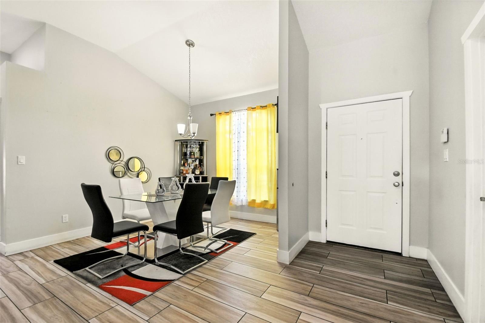 Image 5 of 35 For 6084 Brookhill Circle