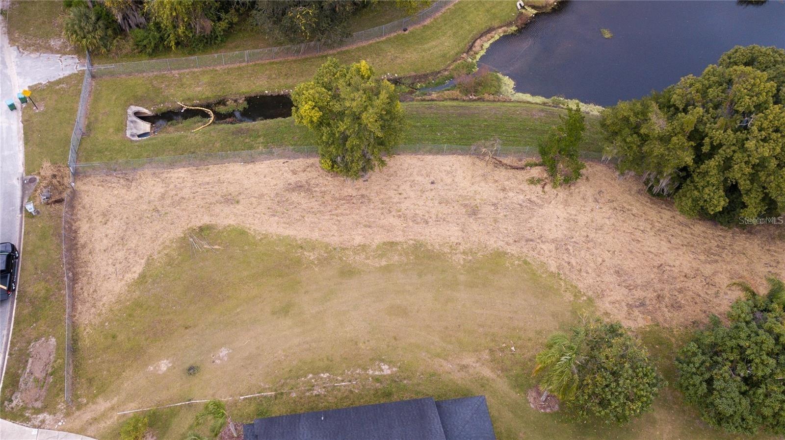 Image 3 of 5 For 800 Thompson Avenue
