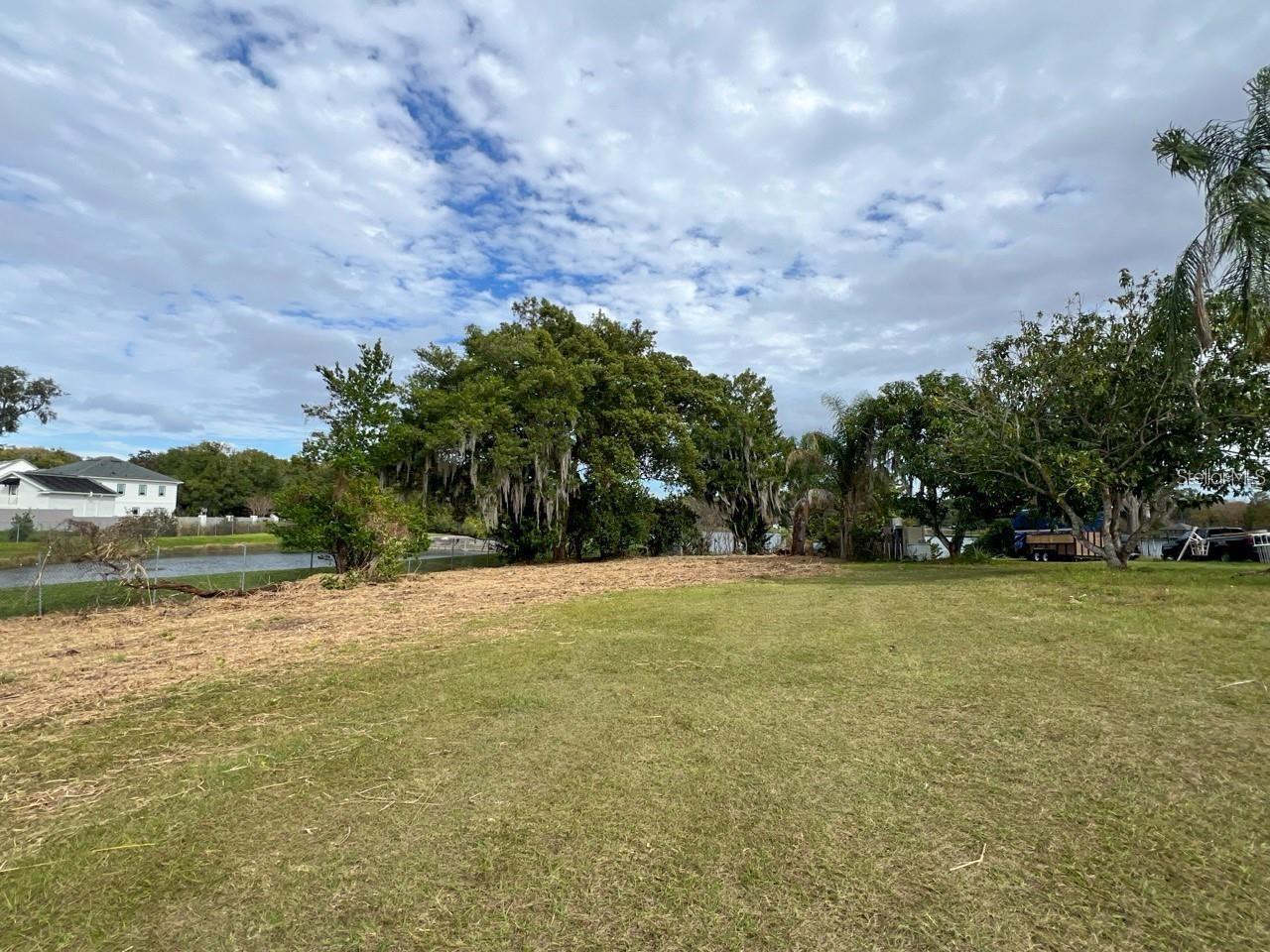 Image 4 of 5 For 800 Thompson Avenue