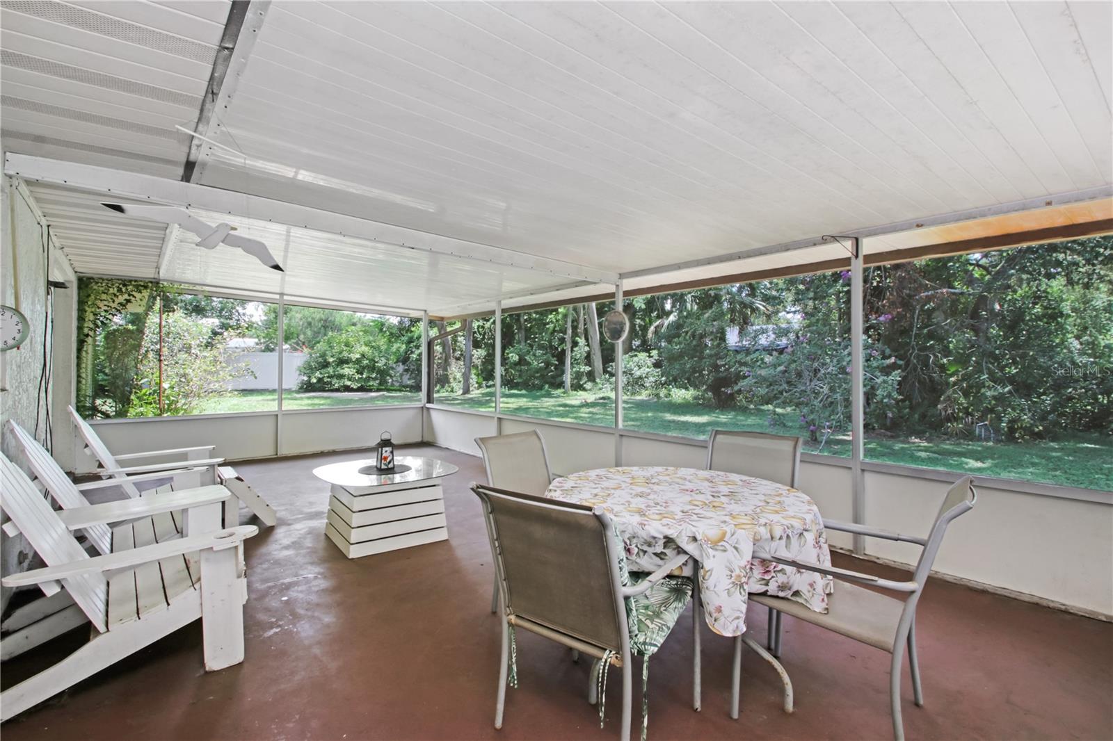 Image 21 of 31 For 339 Colomba Road
