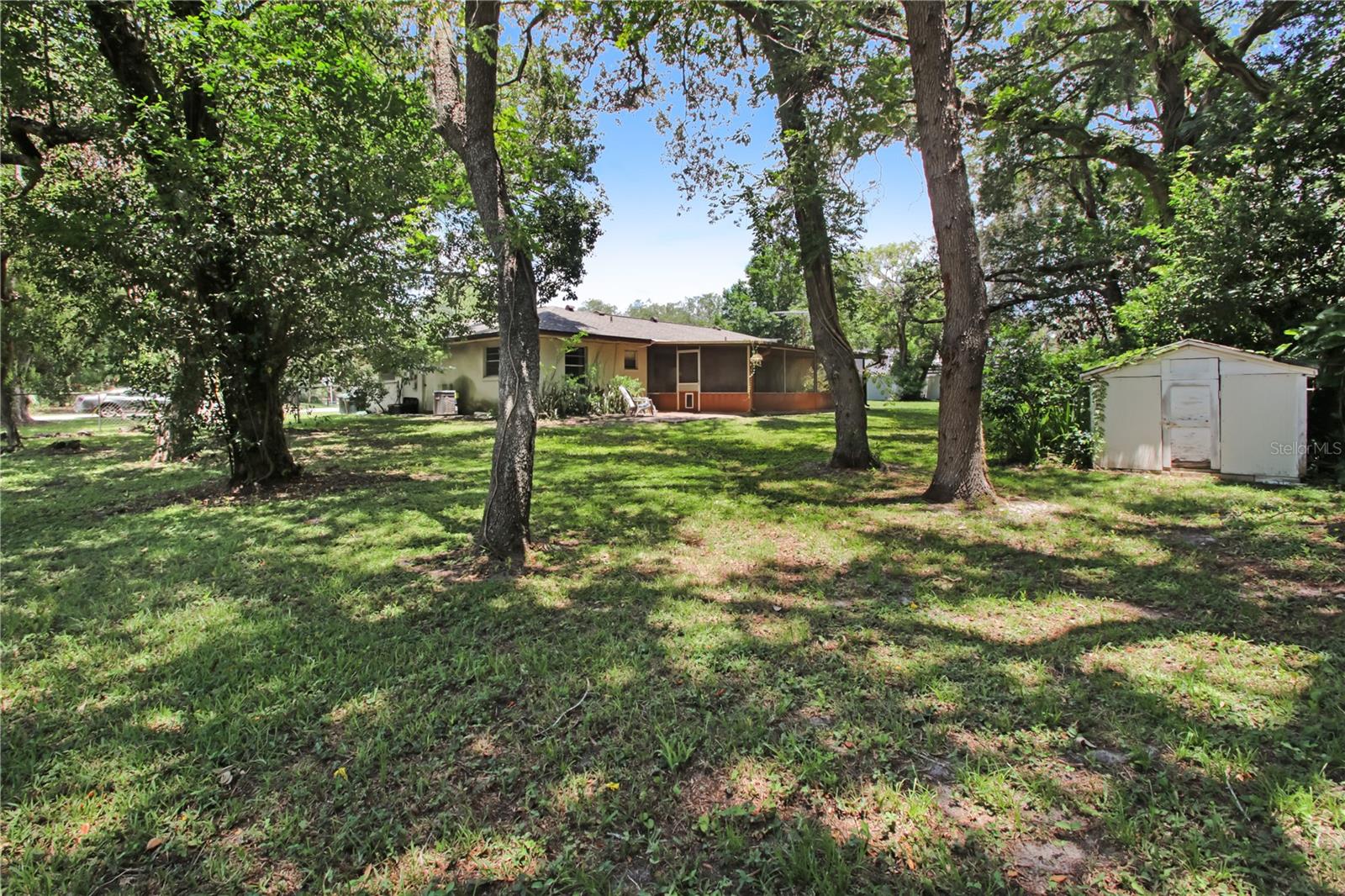 Image 22 of 31 For 339 Colomba Road