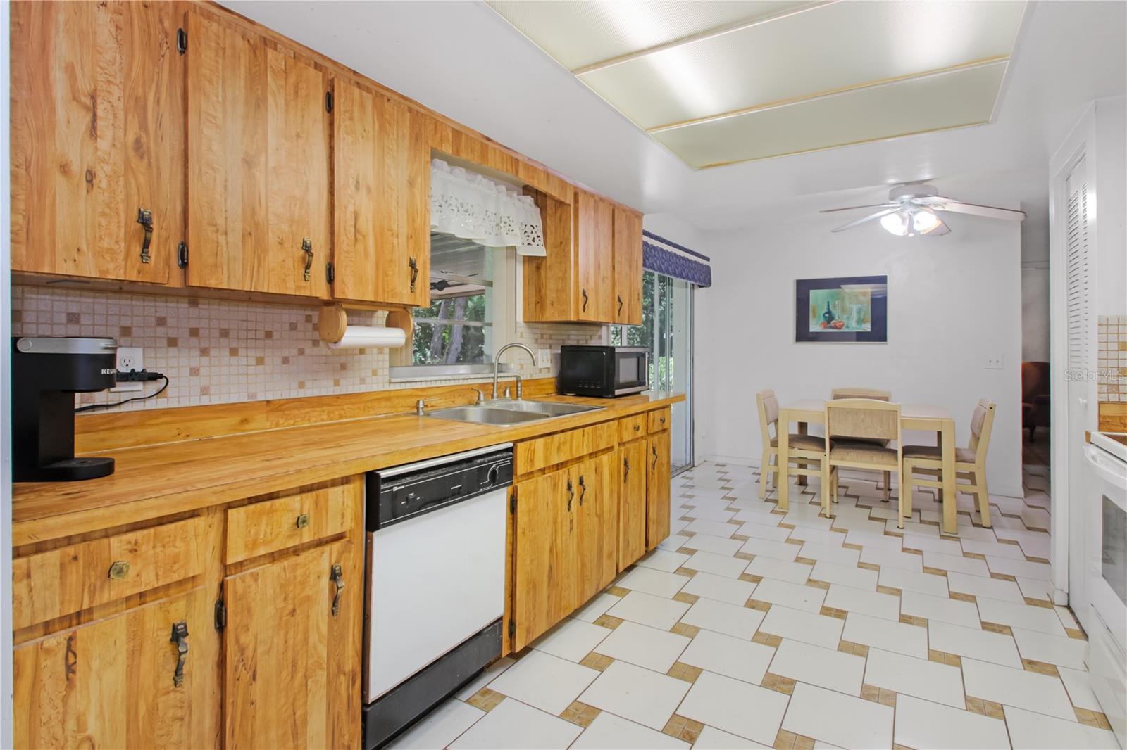 Image 4 of 31 For 339 Colomba Road