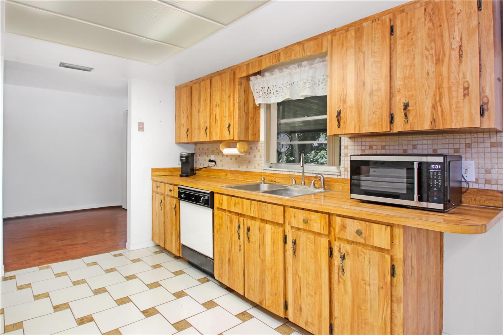 Image 5 of 31 For 339 Colomba Road
