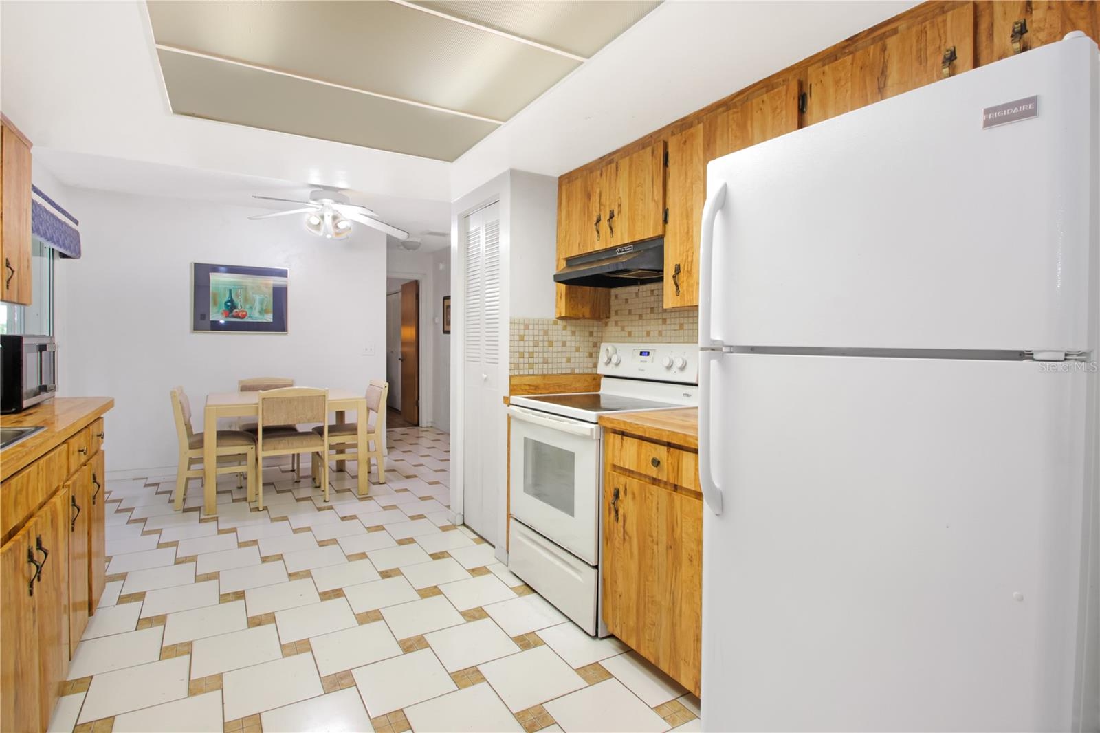 Image 6 of 31 For 339 Colomba Road