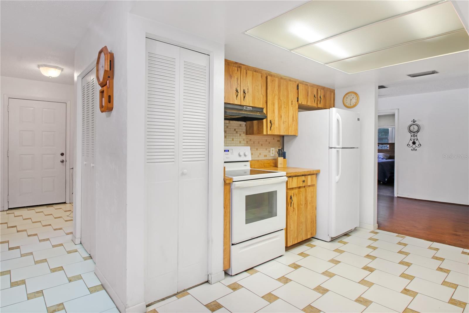 Image 7 of 31 For 339 Colomba Road