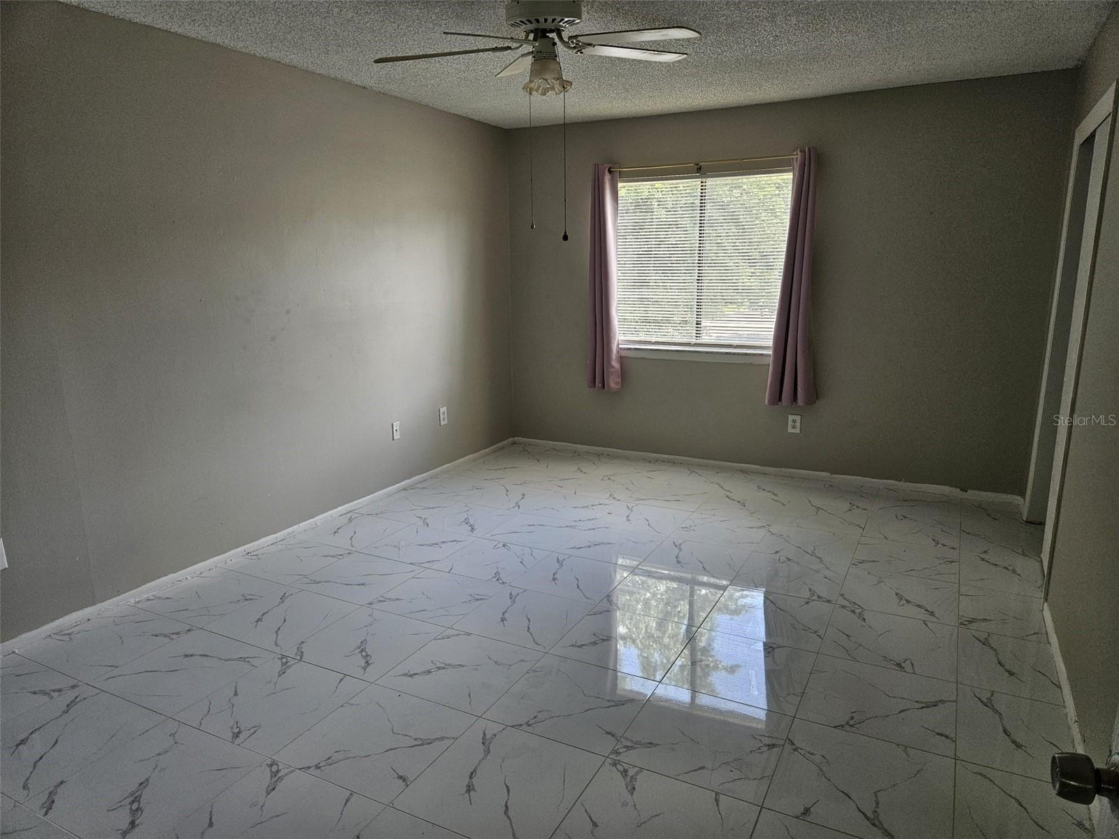 Image 10 of 18 For 672 Leslie Court 672