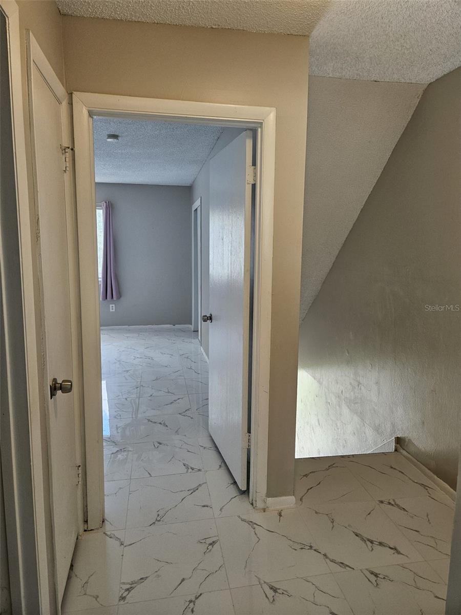 Image 14 of 18 For 672 Leslie Court 672