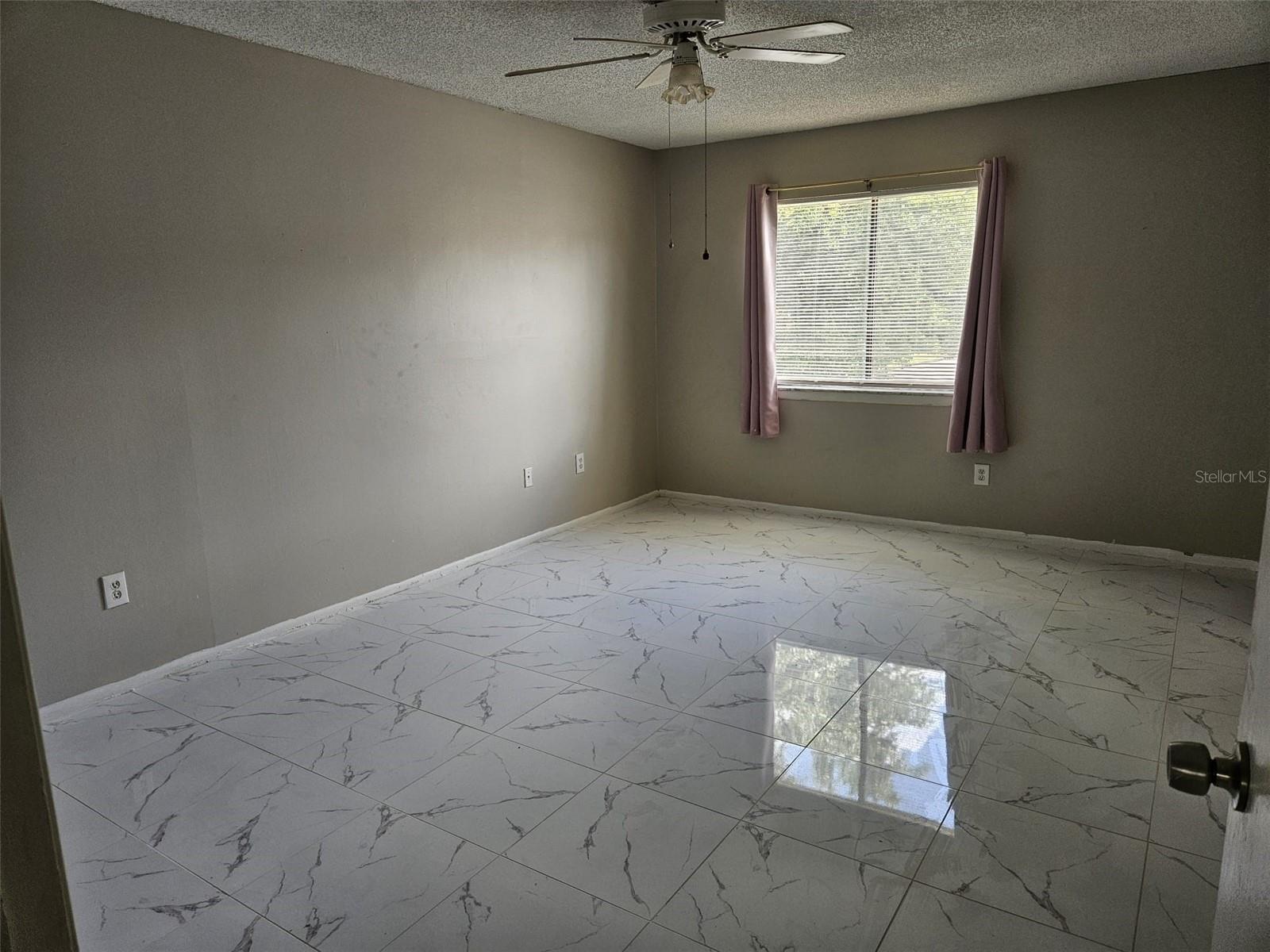 Image 16 of 18 For 672 Leslie Court 672