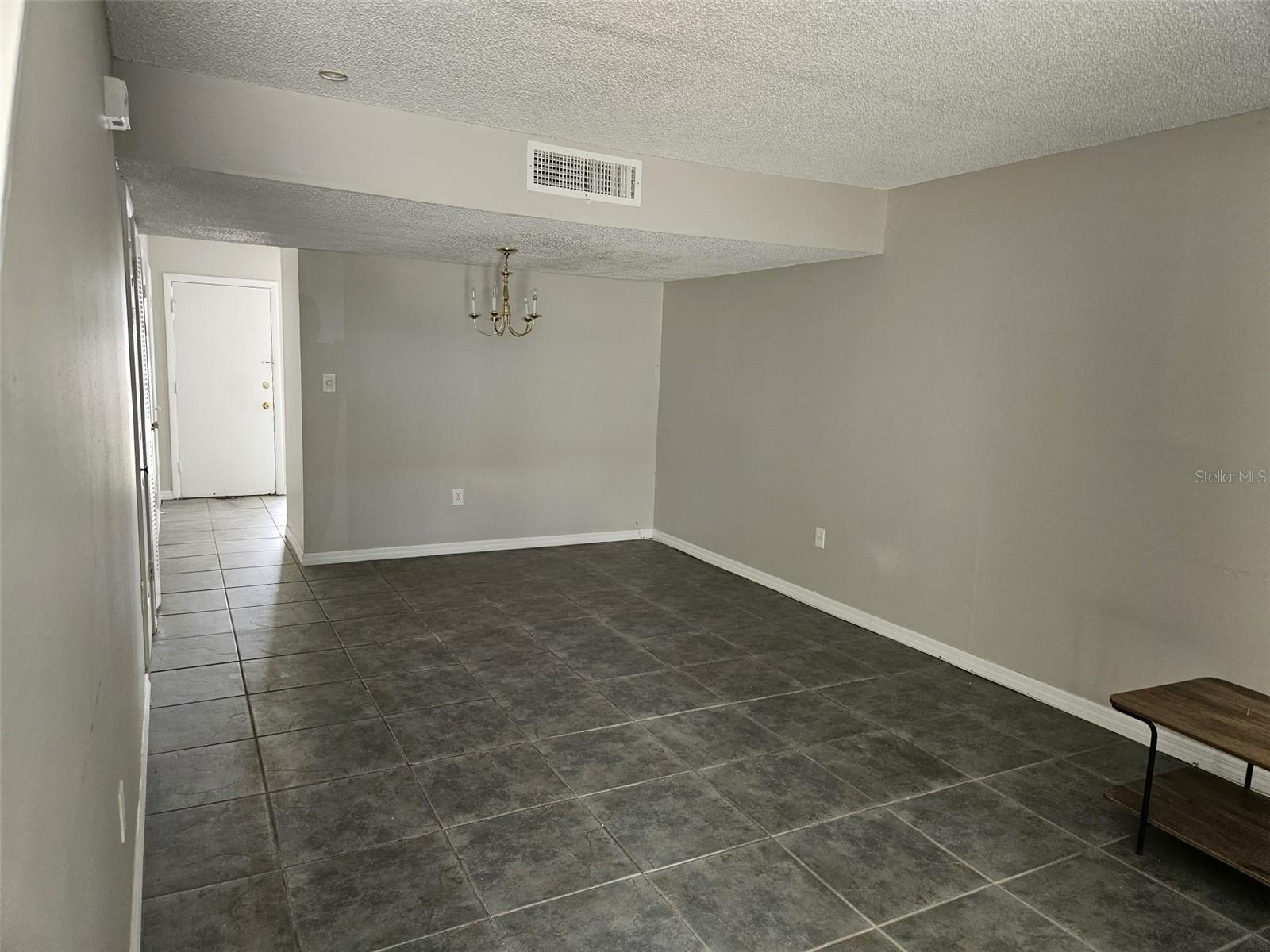 Image 4 of 18 For 672 Leslie Court 672