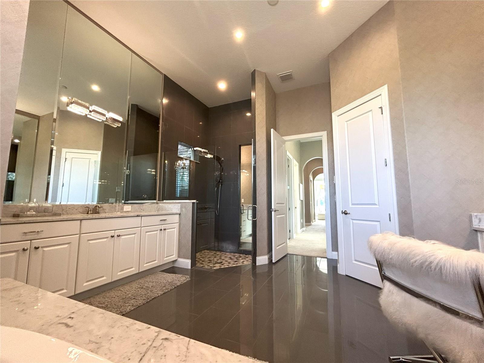 Image 28 of 55 For 4302 Isabella Circle