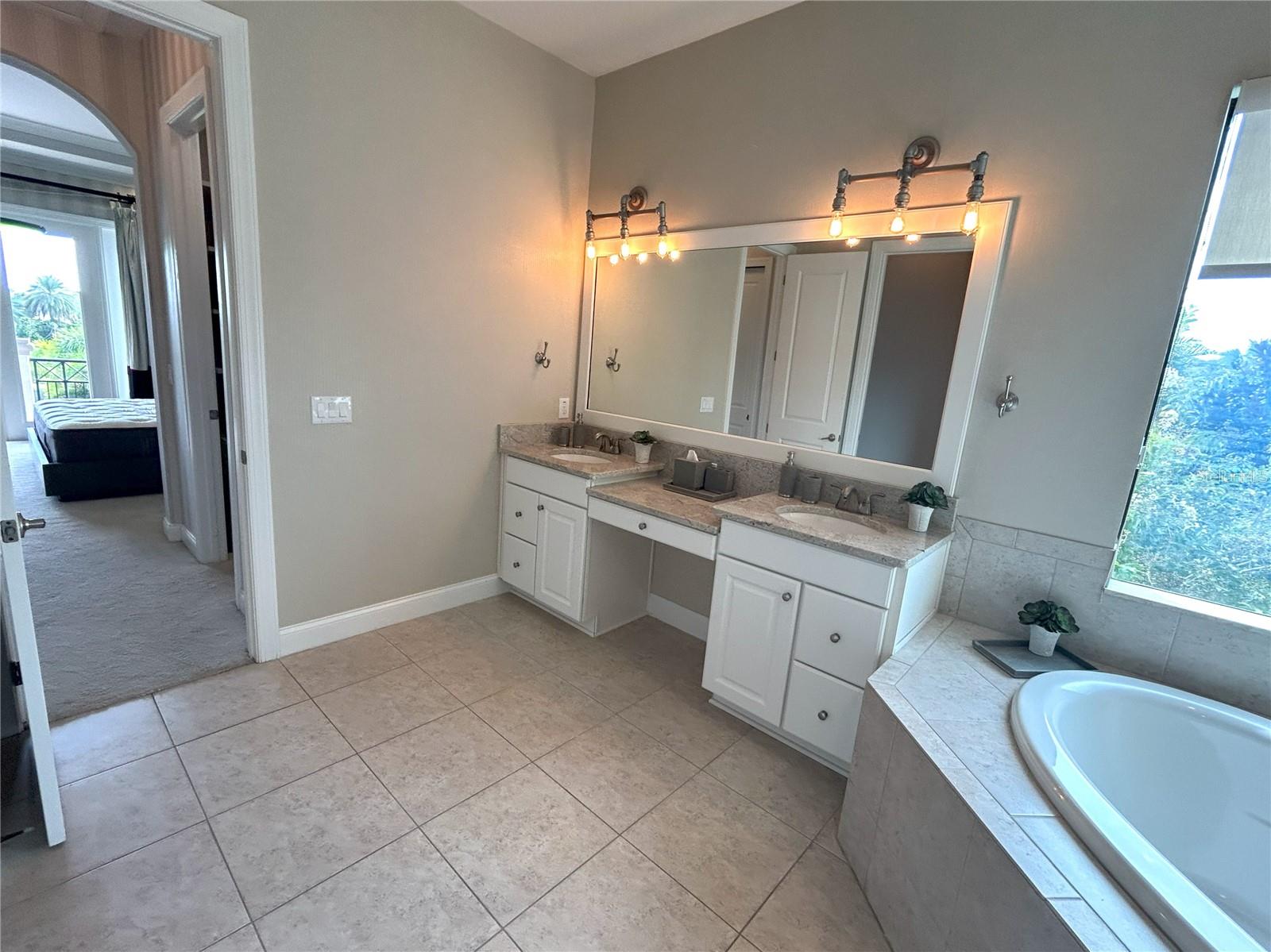 Image 40 of 55 For 4302 Isabella Circle