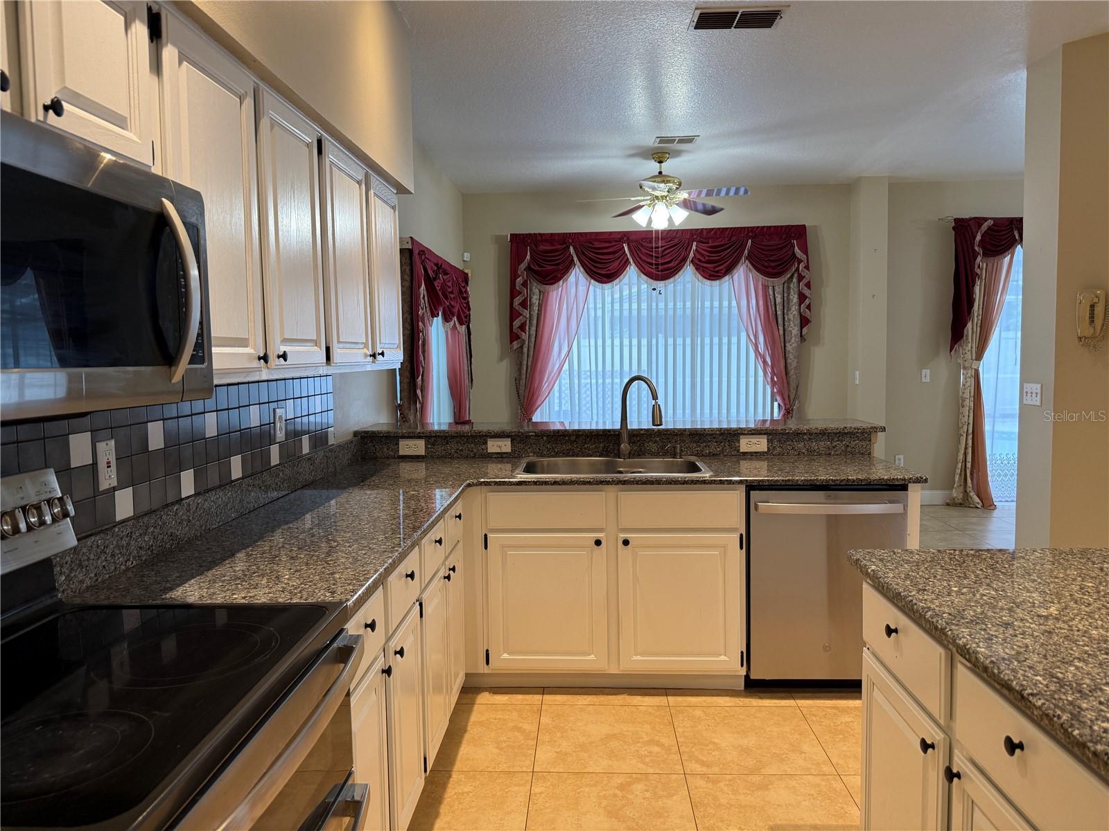 Image 12 of 39 For 1373 Foxforrest Circle