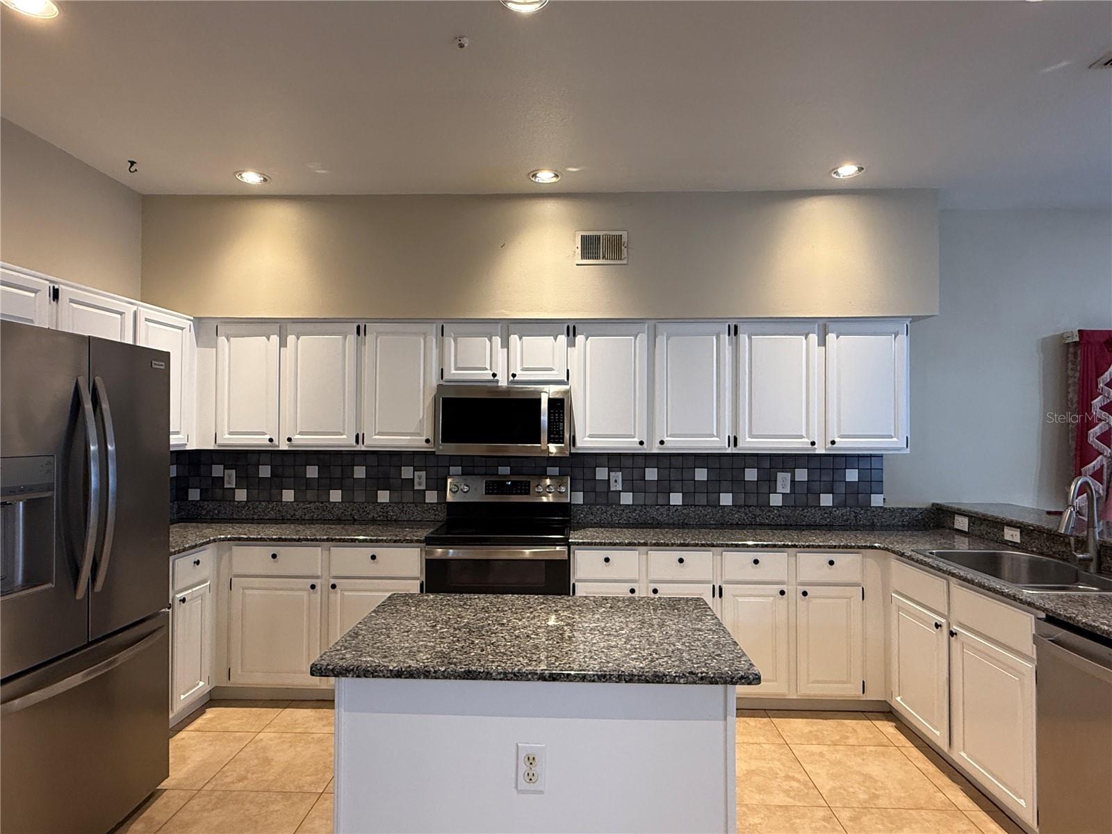 Image 13 of 39 For 1373 Foxforrest Circle